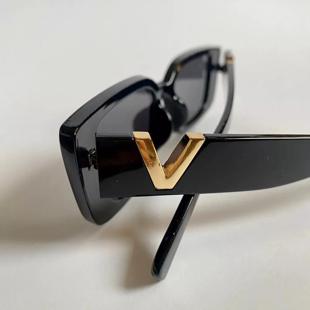 Black Rectangular Sunglasses with Gold V Detail Retro Vintage Style Eyewear‎